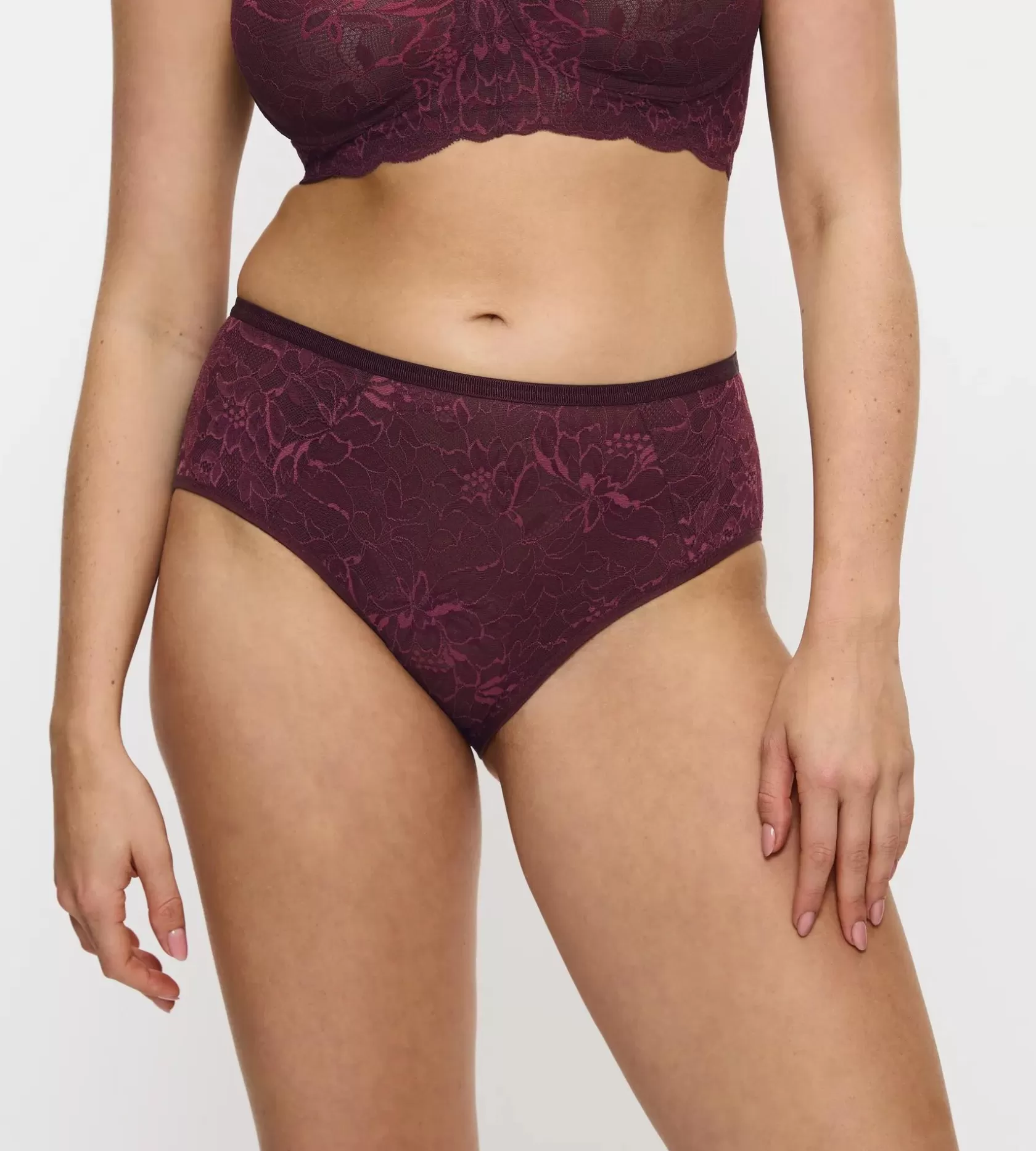 Maxi Trusse | Hofteholdere>Triumph AMOURETTE CHARM Burgundy