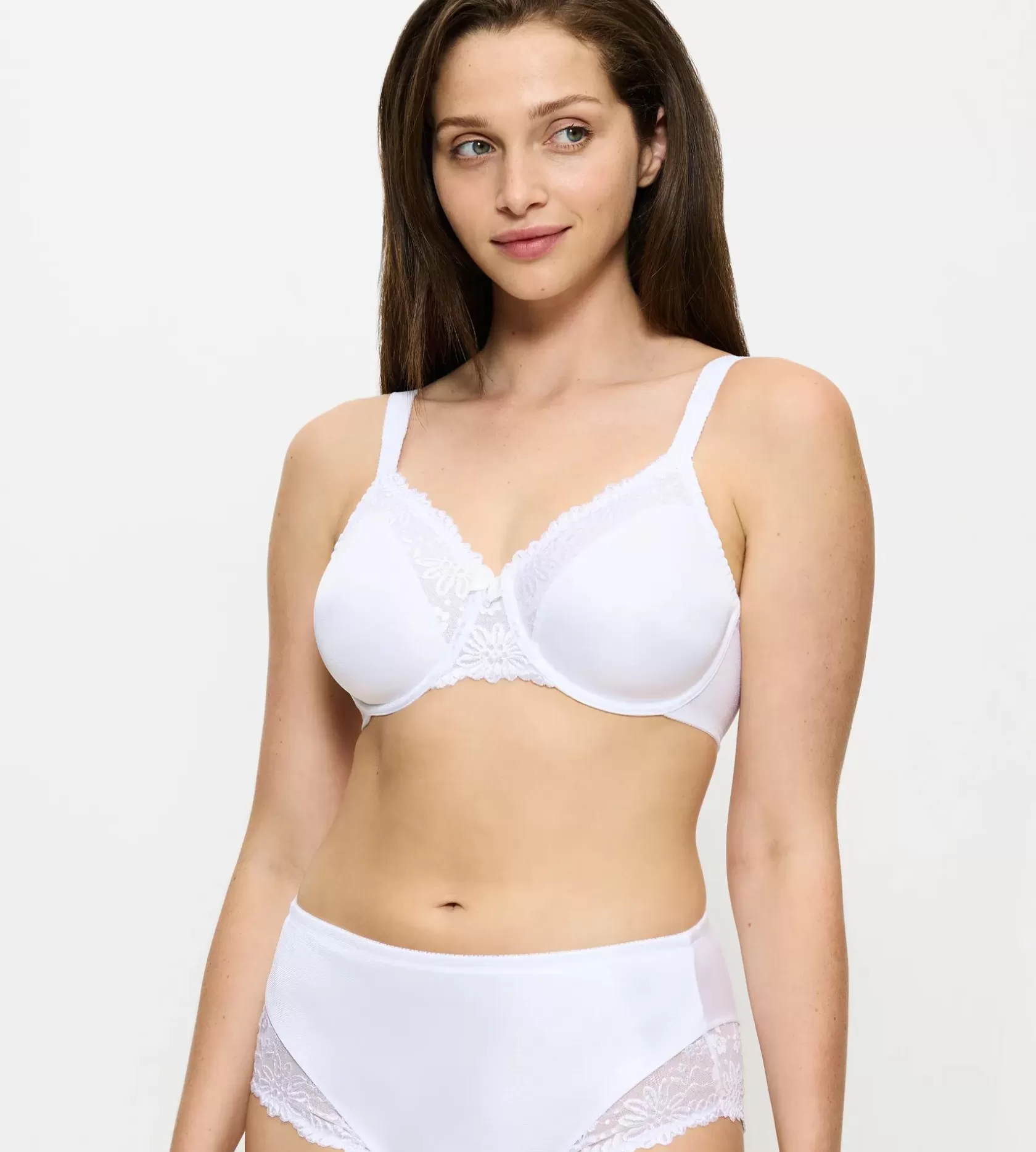 Minimizer-bh'er | Fuld Cup Bh>Triumph LADYFORM SOFT White