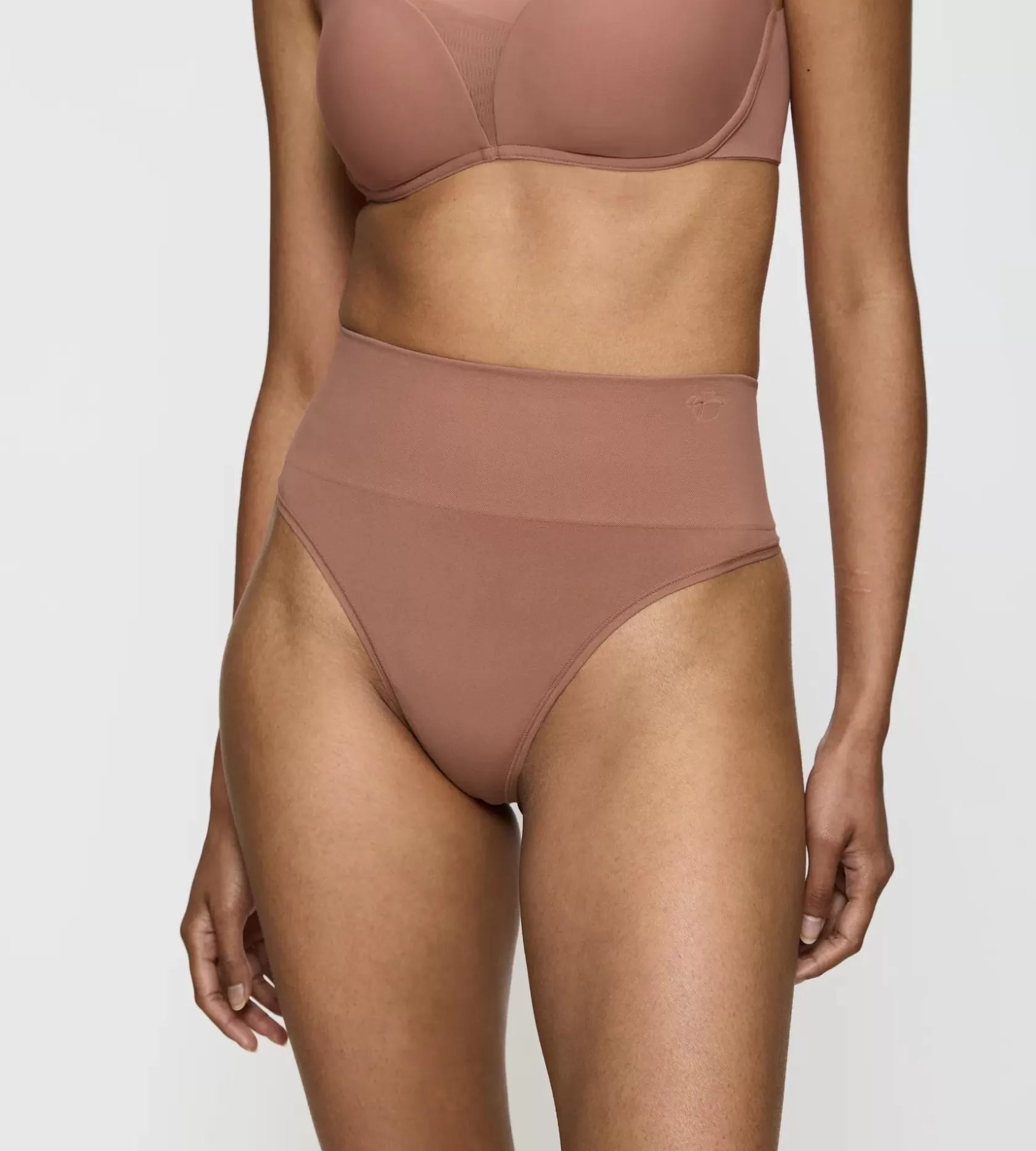 G-streng, Brasilianske Trusser | Shapewear Trusser>Triumph SOFT SCULPT Toastedalmond